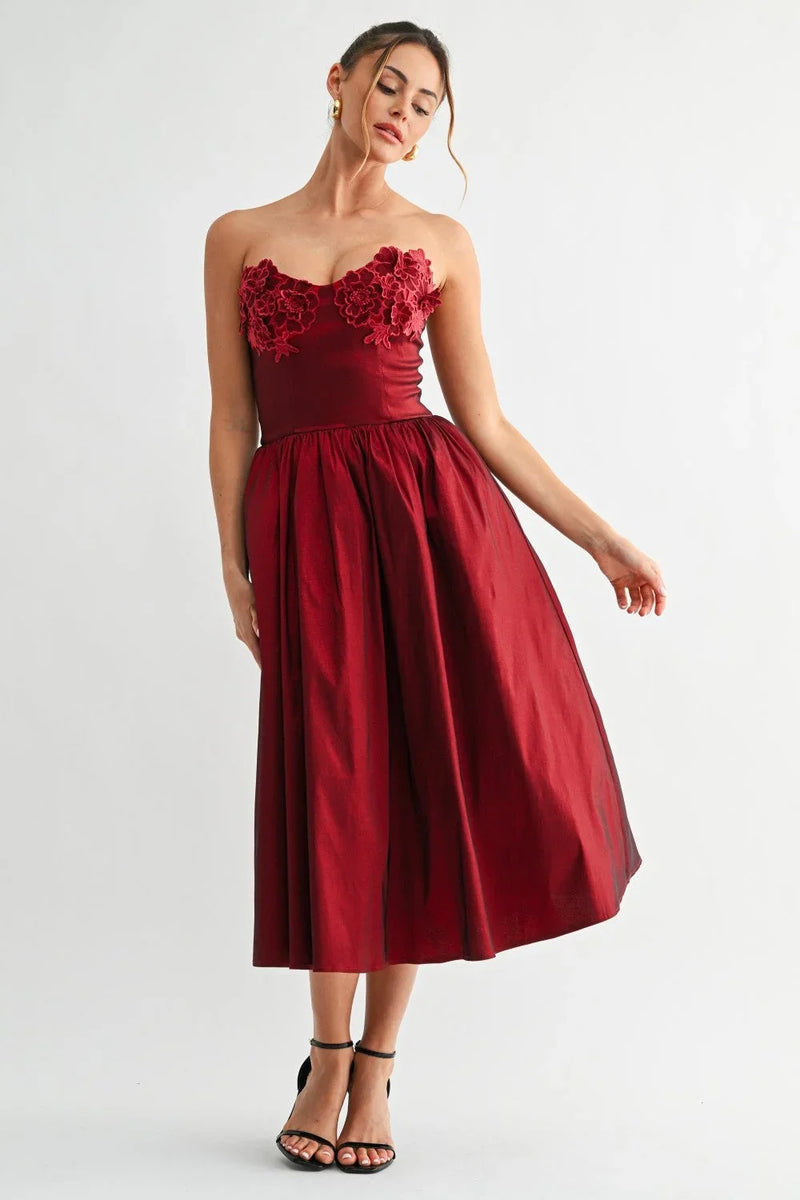 Corset Style Dresses: The Ultimate Holiday Outfit Statement - PRIVILEGE