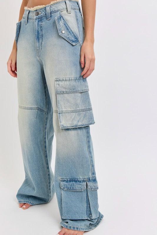 Mid Waisted Cut Off WB Y2K Skater Jean PRIVILEGE