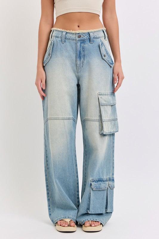 Mid Waisted Cut Off WB Y2K Skater Jean PRIVILEGE