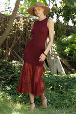 Chic Knit & Lace Contrast Midi Dress