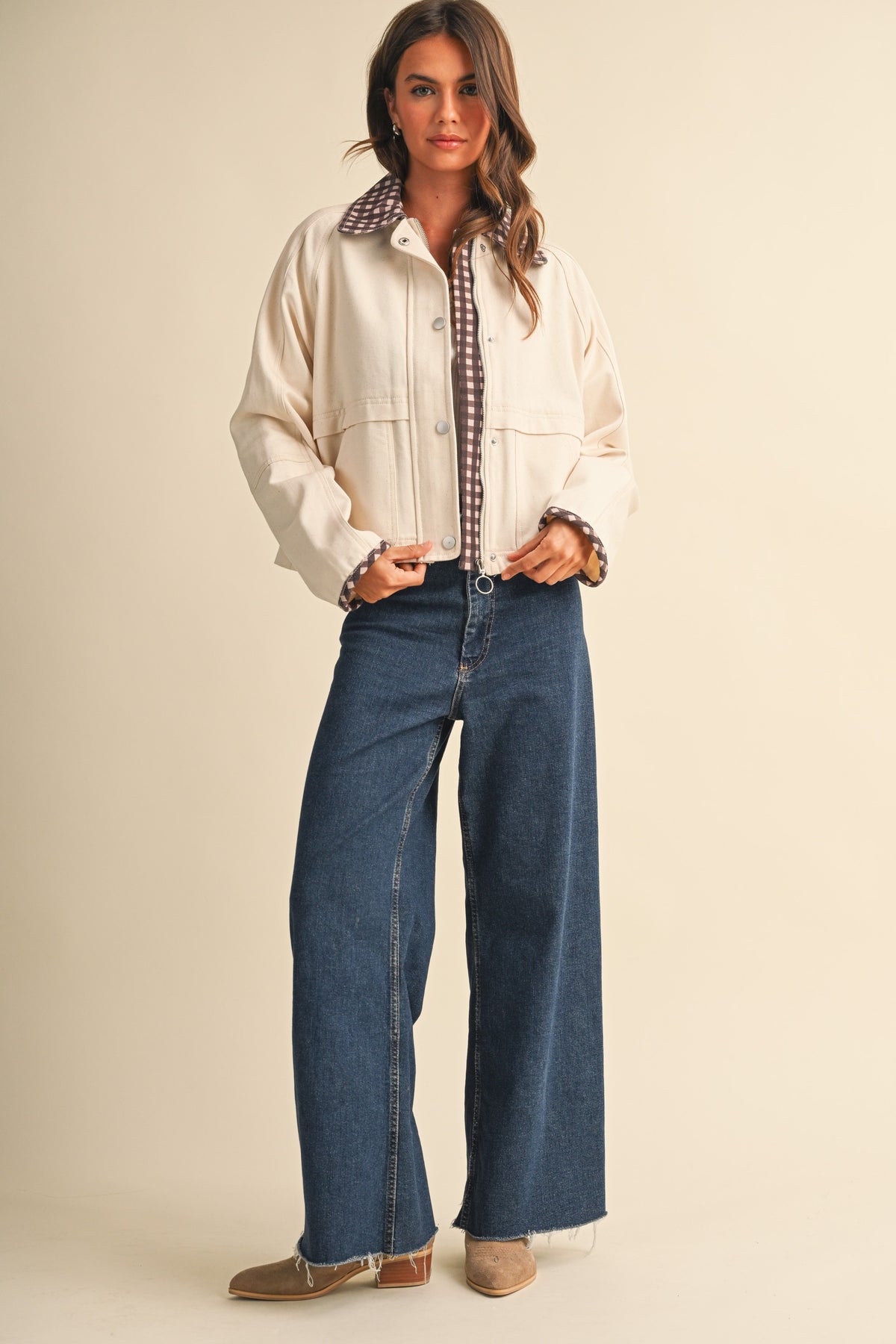 Cropped Workwear Jacket with Gingham Contrast Collar