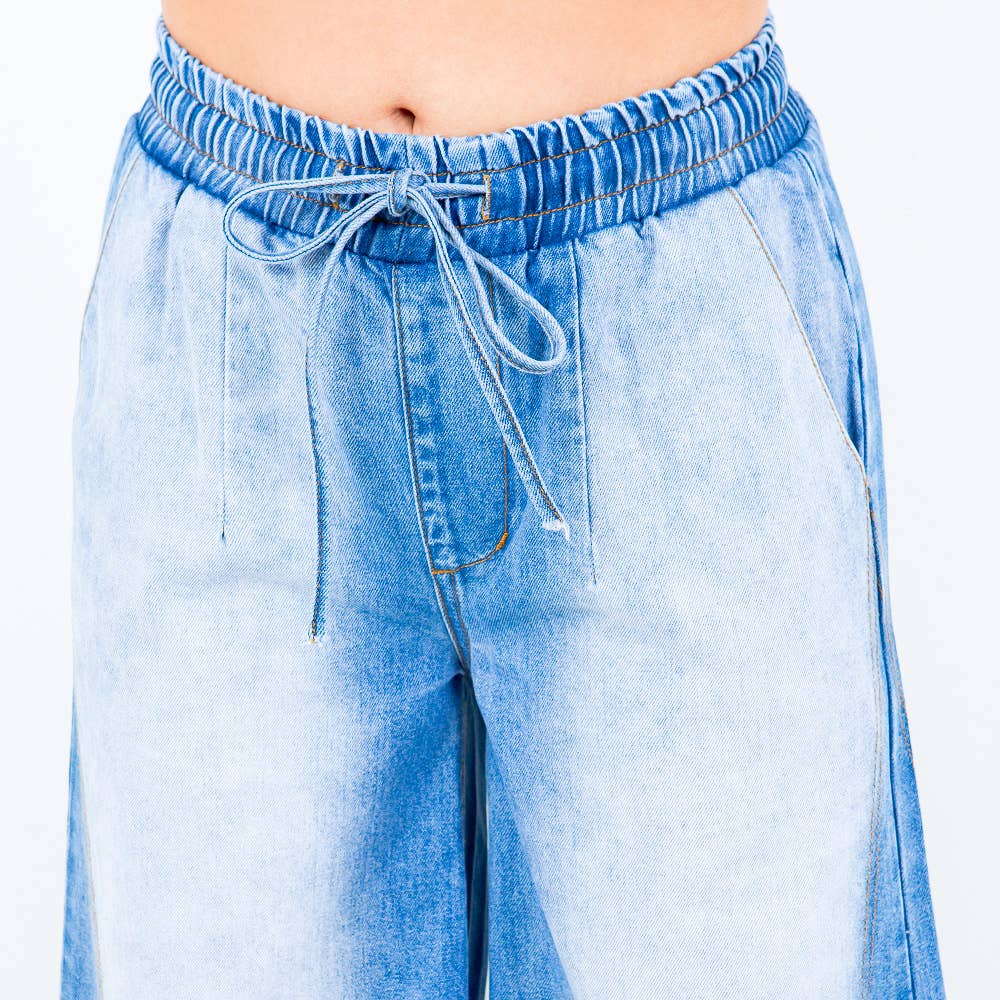 WIDE LEG PULL ON STYLE JEANS