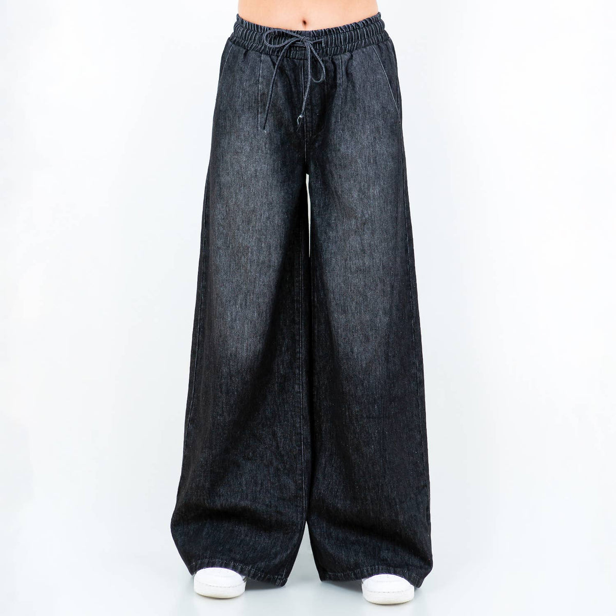 WIDE LEG PULL ON STYLE JEANS