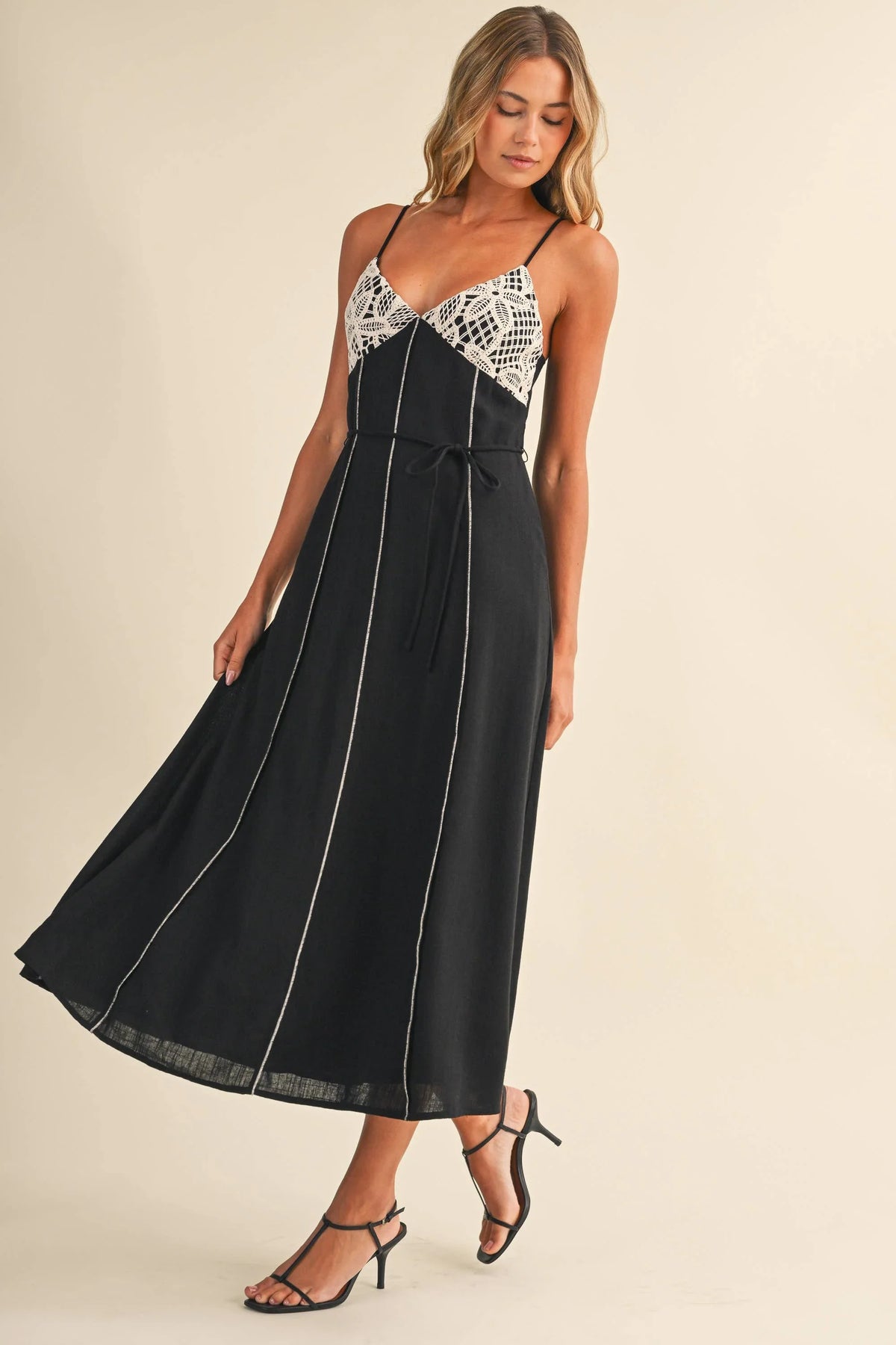 EMBROIDERED CONTRAST MIDI DRESS