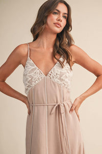 EMBROIDERED CONTRAST MIDI DRESS