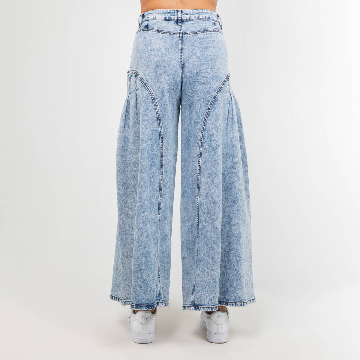 EXTRA WIDE LOOSE WASHED JEANS