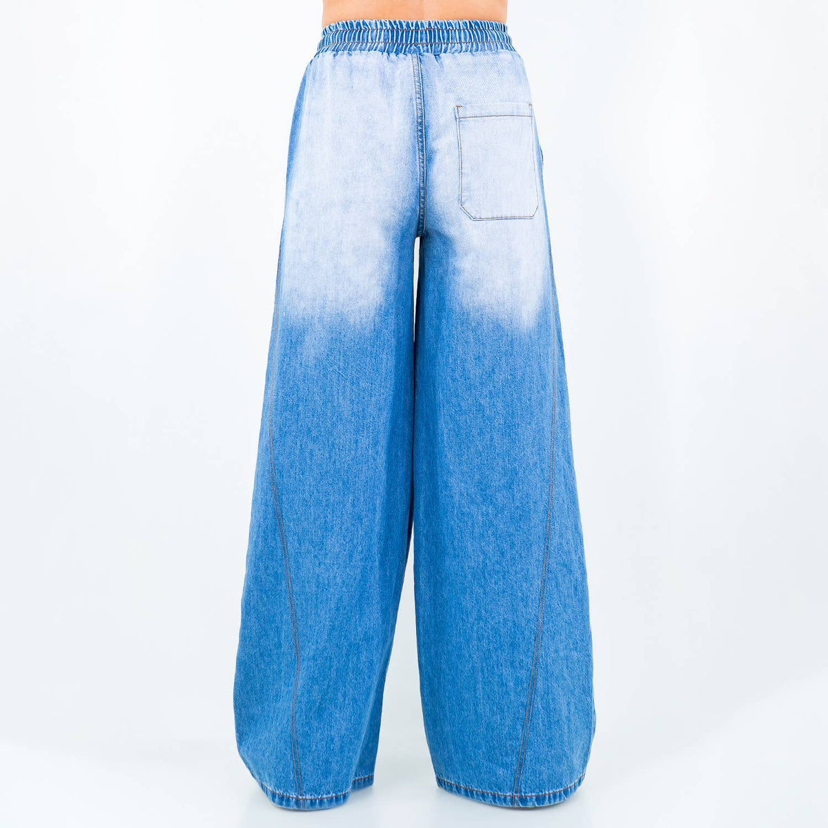 WIDE LEG PULL ON STYLE JEANS