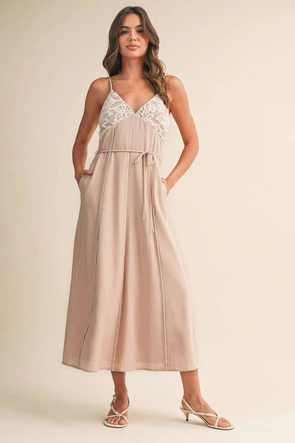 EMBROIDERED CONTRAST MIDI DRESS