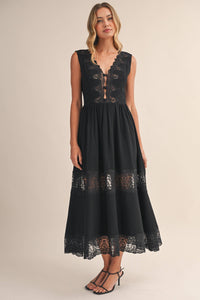 LACE PANEL DETAILED SLEEVELESS V NECK MIDI DRESS