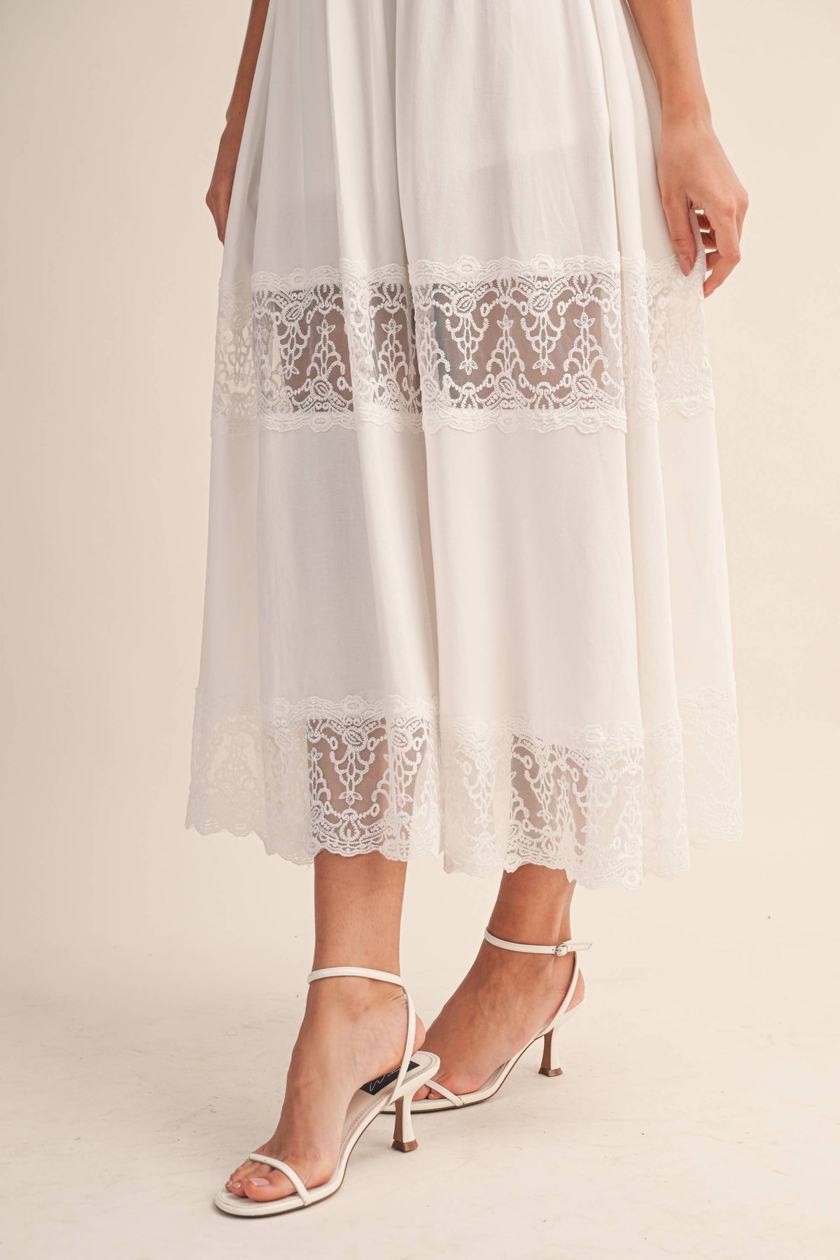 LACE PANEL DETAILED SLEEVELESS V NECK MIDI DRESS